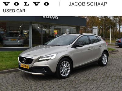 Beige Gebruikt 2017 Volvo V40 Hatchback | € 18.800 (Eerlijke prijs)