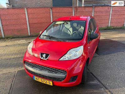 Rood Gebruikt 2009 Peugeot 107 Hatchback | € 1.999 (Eerlijke prijs)