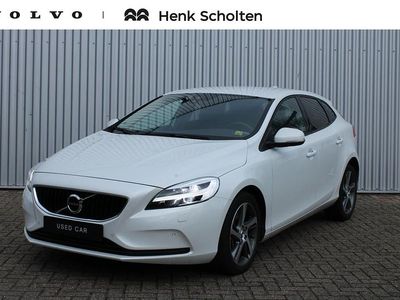 Wit Gebruikt 2016 Volvo V40 Momentum Hatchback | € 17.950 (Eerlijke prijs)