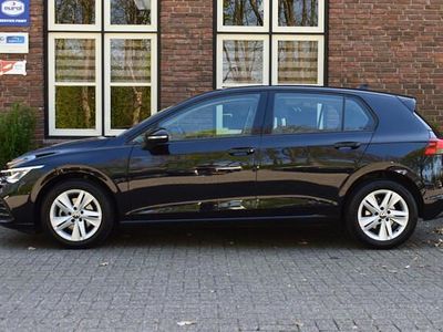 Zwart Gebruikt 2021 VW Golf VIII Life Hatchback | € 18.999 (Eerlijke prijs)