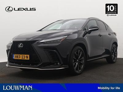 Zwart metallic Occasion 2022 Lexus NX450h+ Sport Line SUV | € 54.750 (Eerlijke prijs)