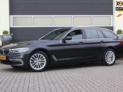 Grijs (metallic) Gebruikt 2020 BMW 520 Executive Stationwagen | € 26.900 (Super prijs)