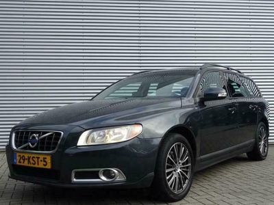 tweedehands Volvo V70 2.0D LIMITED EDITION / LEDER / NAVI / PDC / AFN. TREKH.