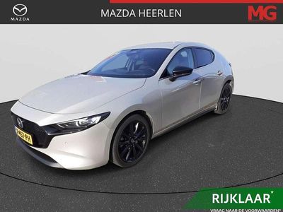 Platinum quartz metallic (licht beige) Gebruikt 2024 Mazda 3 Homura-Line Hatchback | € 27.450 (Eerlijke prijs)