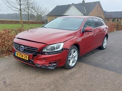 Occasion Volvo V60 Summum 215 PK (158 kW) 2015 Rood (metallic) Stationwagen