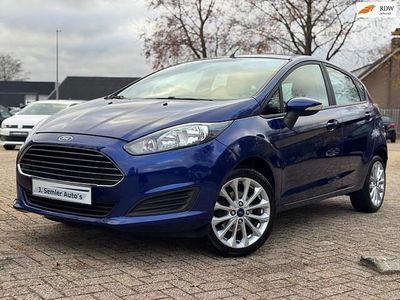Blauw Gebruikt 2014 Ford Fiesta Titanium Hatchback | € 7.499 (Eerlijke prijs)