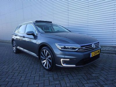 tweedehands VW Passat Variant 1.4 TSI GTE Highline Panoramadak / Trekhaak / Navi