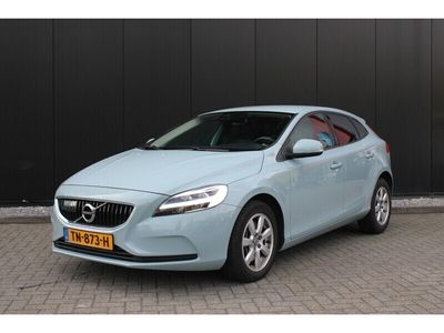 tweedehands Volvo V40 T2 Edition+ Automaat | Adaptieve cruise | BLIS | Stoelverwarming | Privacy glass