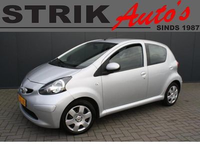 Occasion Toyota Aygo 68 PK (50 kW) 2008 Grijs (metallic) Hatchback