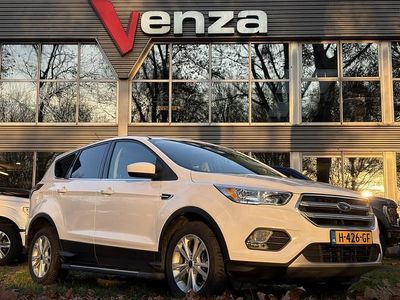 Wit (metallic) Occasion 2019 Ford Escape SE SUV | € 18.999