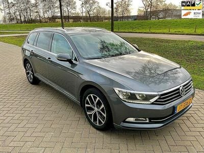 Grijs (metallic) Gebruikt 2016 VW Passat Stationwagen | € 10.450 (Eerlijke prijs)