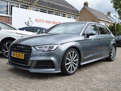 Grijs Occasion 2019 Audi A3 Sportback S-Line Hatchback | € 24.900 (Duur)