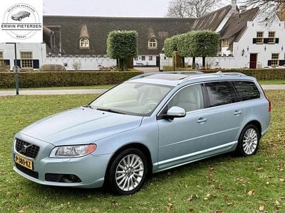 Blauw (metallic) Gebruikt 2007 Volvo V70 Summum Stationwagen | € 19.999