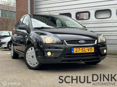 tweedehands Ford Focus 1.6-16V Futura AUTOMAAT|TREKHAAK|AIRCO|NIEUWE APK