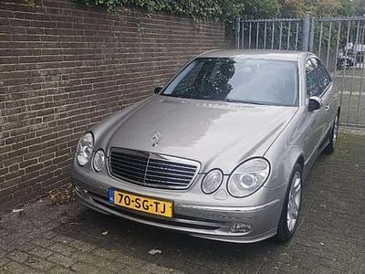 Mercedes E200