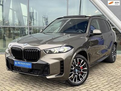 Groen (metallic) Occasion 2024 BMW X5 M Sport SUV | € 90.950 (Eerlijke prijs)