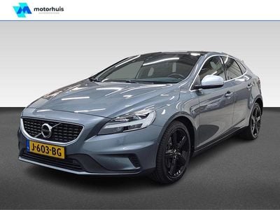 Grijs Gebruikt 2020 Volvo V40 R-Design Stationwagen | € 20.440 (Eerlijke prijs)