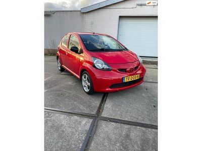 tweedehands Toyota Aygo 1.0-12V 5 deurs, airco, apk, LM velgen