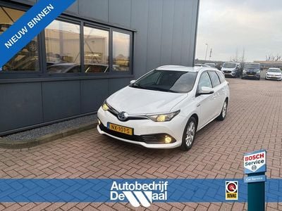 Wit Occasion 2017 Toyota Auris Hybrid Business Edition Stationwagen | € 11.950 (Goede deal)