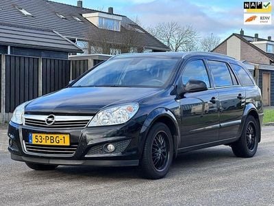 Zwart Occasion 2011 Opel Astra Cosmo Stationwagen | € 3.950 (Goede deal)