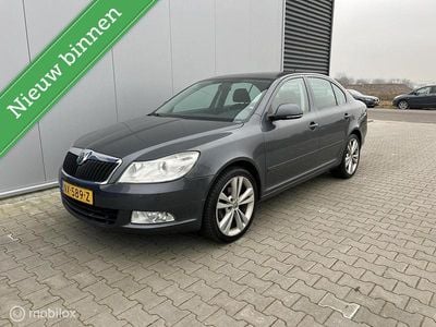 Grijs Occasion 2010 Skoda Octavia Elegance Hatchback | € 2.950 (Goede deal)
