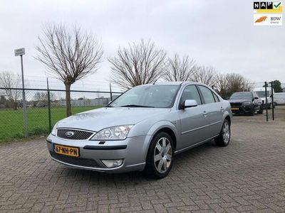 tweedehands Ford Mondeo 2.0-16V Ghia Executive Automaat Youngtimer