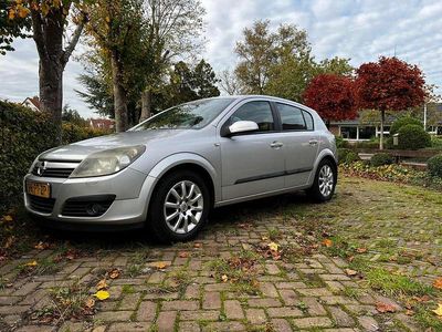 Occasion Opel Astra Sport 105 PK (77 kW) 2004 Zilver Hatchback