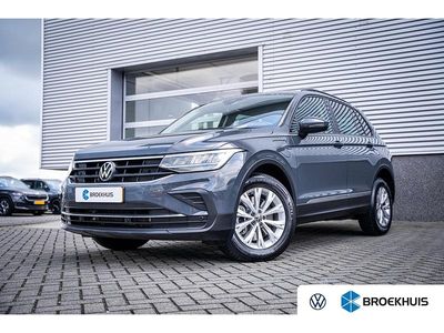 Grijs Occasion 2023 VW Tiguan Life SUV | € 32.400 (Goede deal)