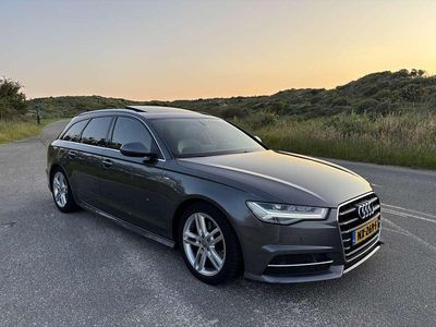 Grijs Occasion 2017 Audi A6 S-Line Stationwagen | € 21.999 (Duur)