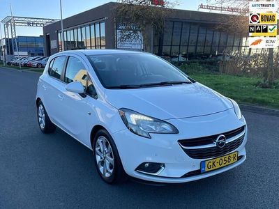 Wit Gebruikt 2015 Opel Corsa Color Edition Hatchback | € 8.450 (Eerlijke prijs)