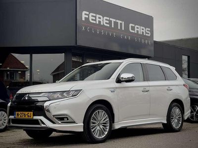 Wit (metallic) Occasion 2021 Mitsubishi Outlander P-HEV Intense+ SUV | € 22.900 (Eerlijke prijs)