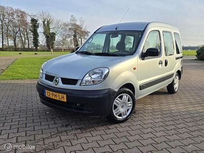 Grijs Occasion 2004 Renault Kangoo Authentique Stationwagen | € 11.500