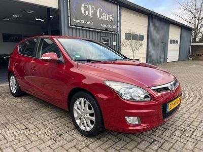 Rood Occasion 2009 Hyundai i30 Style Hatchback | € 2.750 (Goede deal)