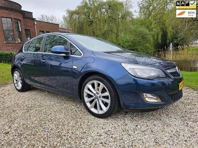 tweedehands Opel Astra 1.4 Turbo Sport 5-drs LEER/airco/CRUISE/6-bak