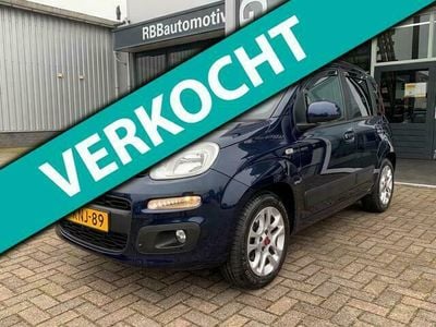 tweedehands Fiat Panda 0.9 TwinAir Lounge automaat navigatie cruise controle airco lm-velgen trekhaak elektrische pakket Bluetooth 82dzkm nap