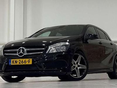 Zwart (metallic) Gebruikt 2013 Mercedes A180 Prestige Hatchback | € 10.944 (Eerlijke prijs)