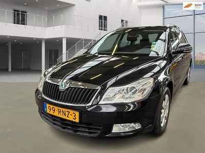 Zwart Occasion 2011 Skoda Octavia Elegance Stationwagen | € 3.250 (Iets duurder)