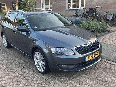 Grijs Occasion 2015 Skoda Octavia Business Line Stationwagen | € 10.500 (Eerlijke prijs)