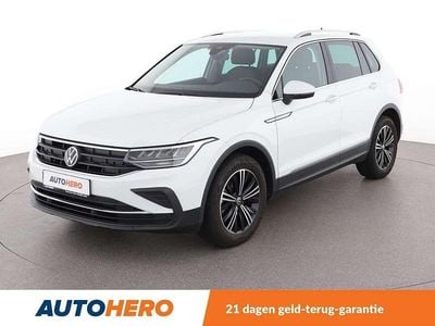 Wit Gebruikt 2022 VW Tiguan Life SUV | € 29.049 (Super prijs)
