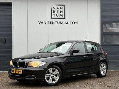 Occasion BMW 118 Executive 143 PK (105 kW) 2011 Zwart (metallic) Hatchback