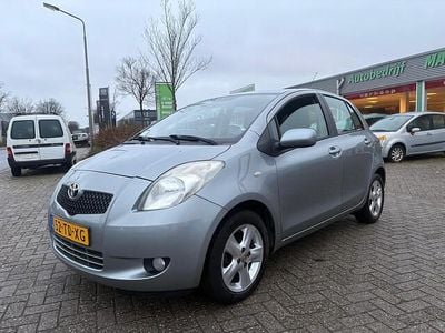 Grijs Gebruikt 2006 Toyota Yaris Luna Hatchback | € 5.750 (Eerlijke prijs)