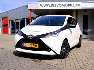 tweedehands Toyota Aygo 1.0 VVT-i x-play 5-Drs Navi|1e Eig|Airco|Cam