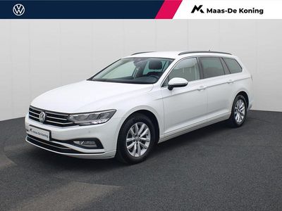 Wit Occasion 2020 VW Passat Comfortline Stationwagen | € 22.440 (Eerlijke prijs)