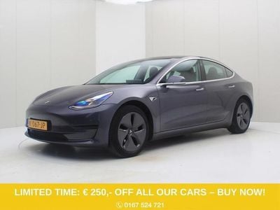Grijs (metallic) Occasion 2020 Tesla Model 3 Standard Range Sedan | € 18.900 (Eerlijke prijs)
