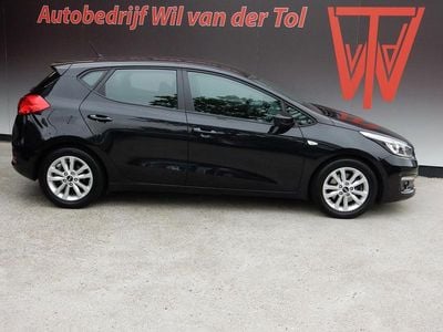 Zwart Gebruikt 2016 Kia Ceed First Edition Hatchback | € 10.900 (Eerlijke prijs)