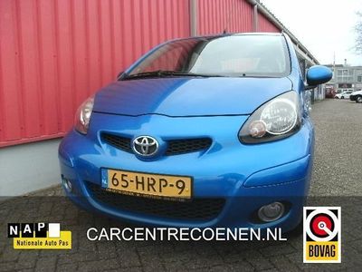 tweedehands Toyota Aygo 1.0-12V Dynamic Blue / Airco