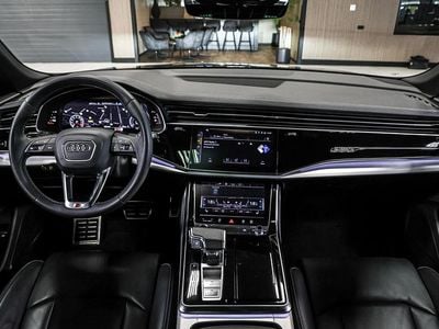Grijs metallic Occasion 2023 Audi Q8 e-tron S-Line SUV | € 999.999