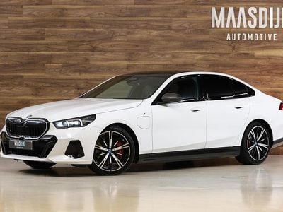 Wit Gebruikt 2024 BMW 550e M Sport Sedan | € 71.740 (Goede deal)