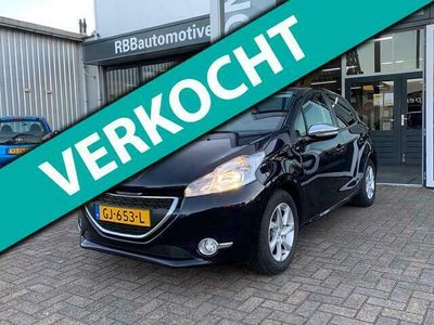 tweedehands Peugeot 208 1.2 PureTech Style Pack navigatie climate controle cruise controle parkeersensoren trekhaak Bluetooth luxe uitvoering