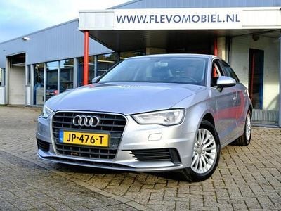 Grijs Occasion 2016 Audi A3 Ambiente Sedan | € 15.950 (Goede deal)